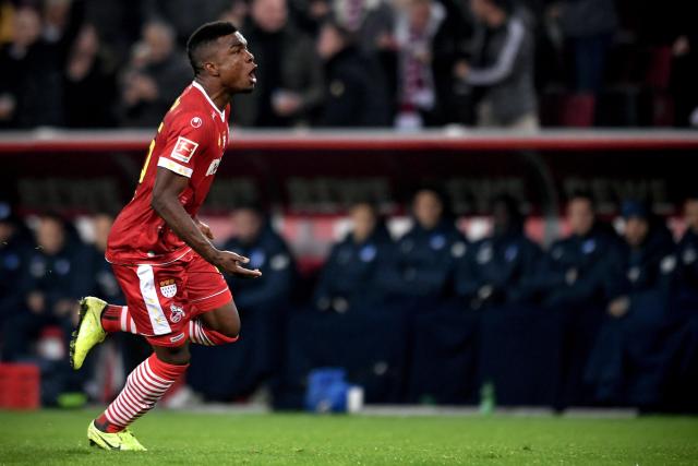 国王力克独行侠止6连败 恩比德37分76人4连胜